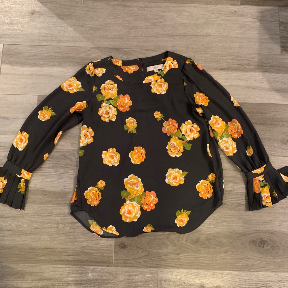 Loft elegant gray yellow floral blouse